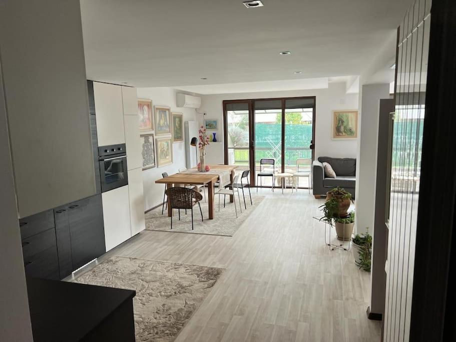Kazanlak Large Guest House Apartment Near The Center With Full Kitchen & Dining Room, King Beds, Garden Patio, Free Parking & Self Check-In Exteriér fotografie