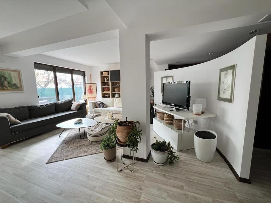 Kazanlak Large Guest House Apartment Near The Center With Full Kitchen & Dining Room, King Beds, Garden Patio, Free Parking & Self Check-In Exteriér fotografie