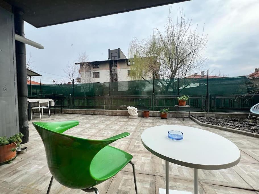 Kazanlak Large Guest House Apartment Near The Center With Full Kitchen & Dining Room, King Beds, Garden Patio, Free Parking & Self Check-In Exteriér fotografie