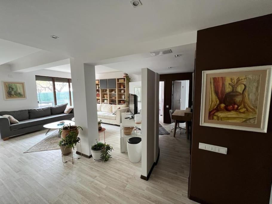 Kazanlak Large Guest House Apartment Near The Center With Full Kitchen & Dining Room, King Beds, Garden Patio, Free Parking & Self Check-In Exteriér fotografie
